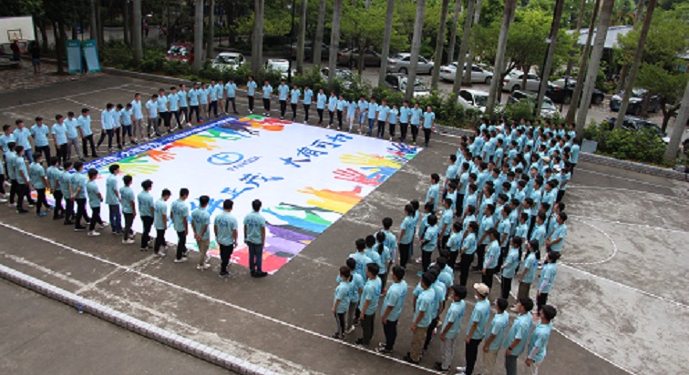 ������չ